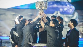 赛前心态调整与团队战术配合：电竞比赛复盘中的竞技状态优化与翻盘关键分析